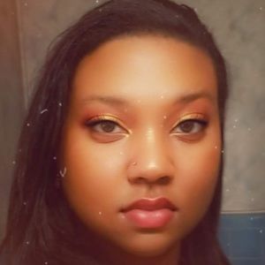 Meet your Posher, Simone